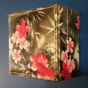 *Pink & Silver Floral Travel Jewelry Box
